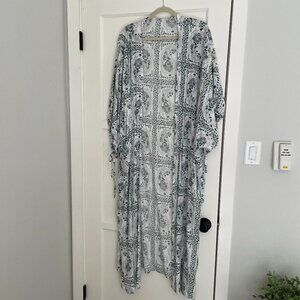 Green and White Floral Kimono One Size NWOT